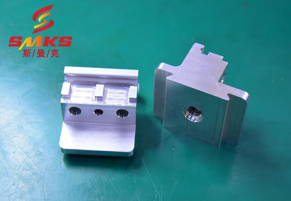 铝合金<a href='//m.hk-konki.com' target='_blank'><u>交叉孔去毛刺</u></a>最新工艺