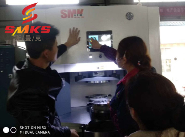 伟德victory挤压研磨机近期交机照片