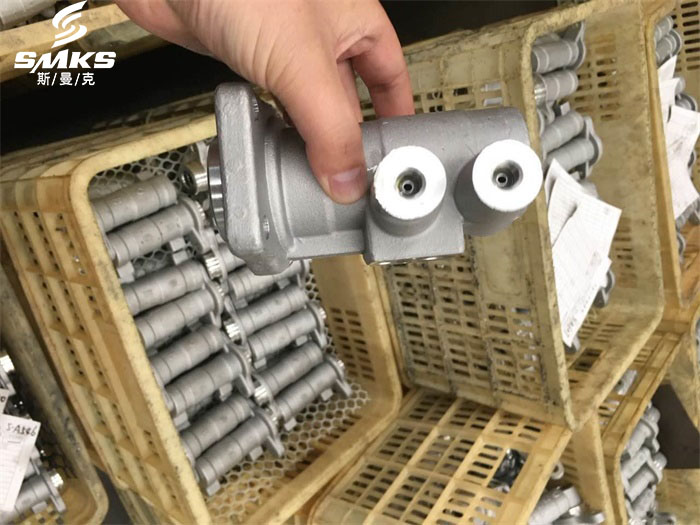 磨粒<a href='//m.hk-konki.com' target='_blank'><u>伟德app下载苹果
</u></a>为汽车零部件去毛刺和表面处理加工