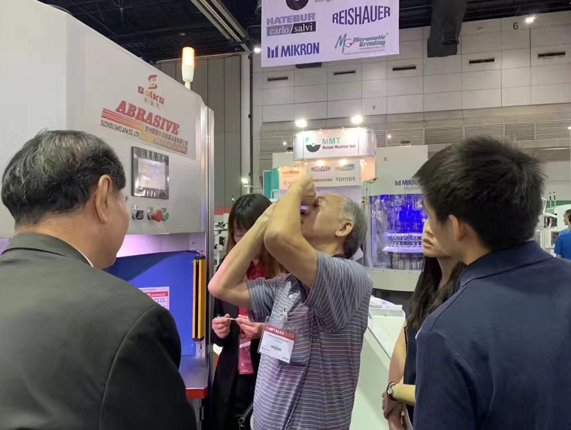 挤压研磨机展示