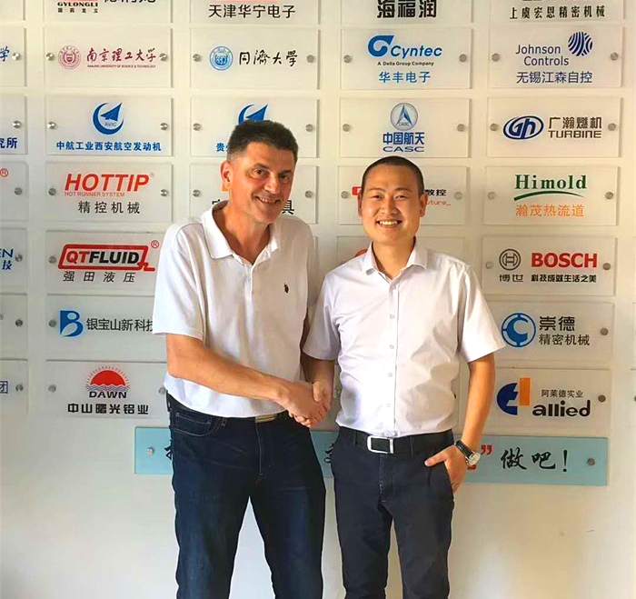 拉力测试器表面抛光，运用流体抛光技术_伟德国际1949手机版
