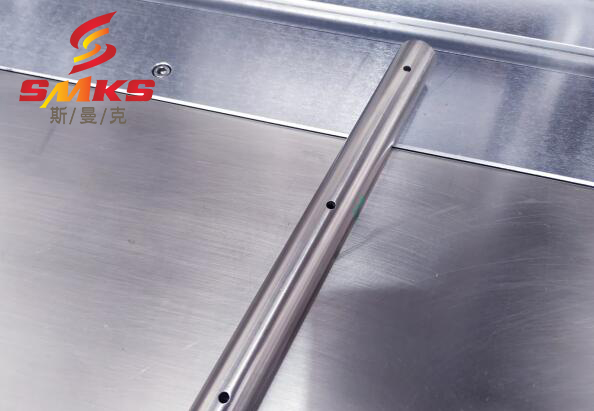 汽油共轨管内孔去毛刺，都用伟德victory
高速磨粒流