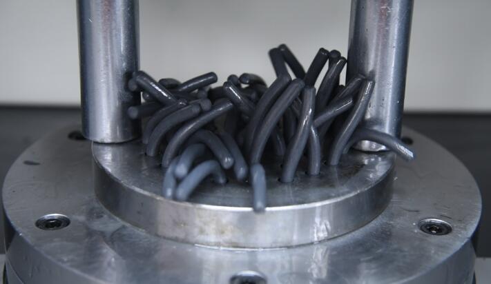 1个模具9个孔，<a href='//m.hk-konki.com' target='_blank'><u>伟德app下载苹果
</u></a>5分钟够猛！