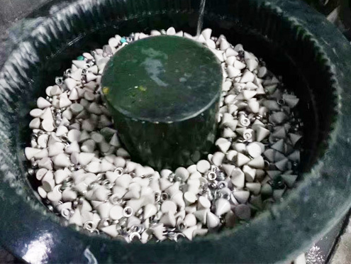 <a href='//m.hk-konki.com' target='_blank'><u>交叉孔去毛刺</u></a>